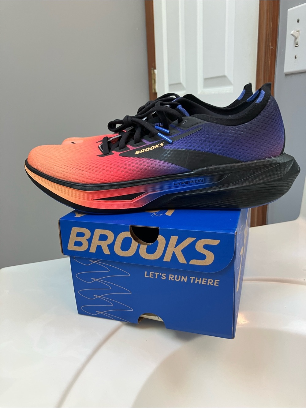 Brooks Men's Hyperion 3 Blue/Black/Orange Size 12 Medium Brand New (Retail $140) - Picture 4 of 6